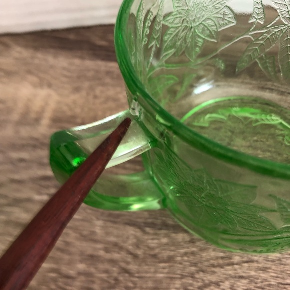 Vtg Janette Poinsettia Uranium Glass Cream and Sugar - Picture 8 of 15